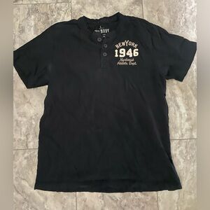 Old Navy Black Short Sleeve Tee